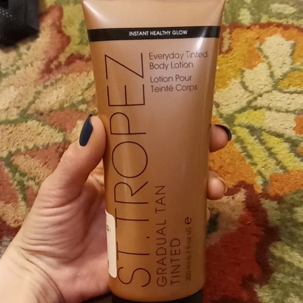 St Tropez everyday tinted body lotion
